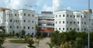 Dr Pinnamaneni Siddhartha Medical College