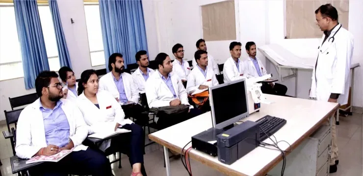 FH Medical College Agra Class