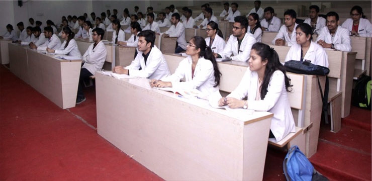 FH Medical College Agra Students