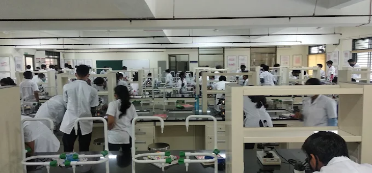 GMERS Medical College Himmatnagar Lab
