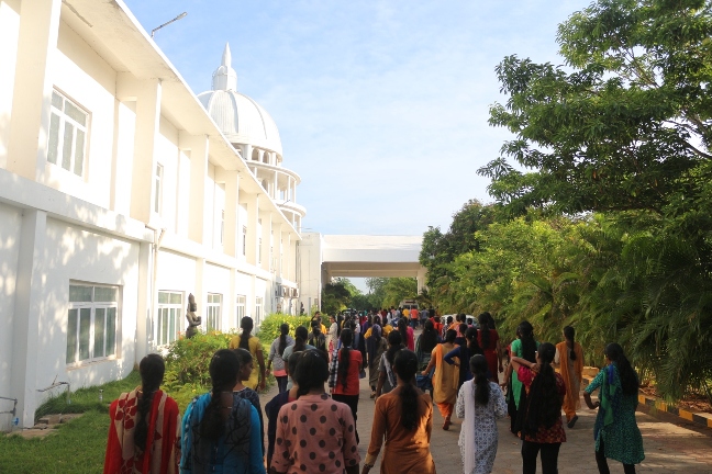 Aarupadai Veedu Medical College Pondicherry Students