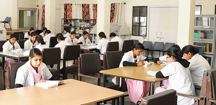 Shri Guru Ramdas Medical College Students