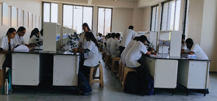 Swaminarayan Institute of Medical Sciences Lab