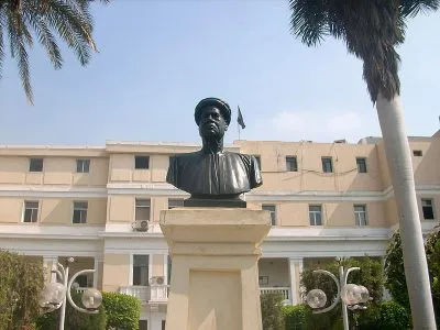 Ain Shams University Faculty of Medicine Statue