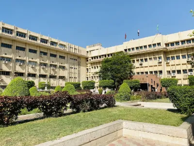 Cairo University Faculty of Medicine campus view