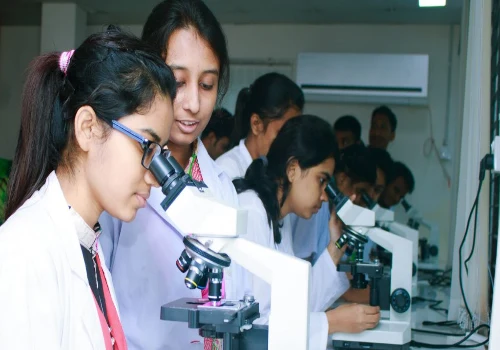 Universal Medical College Laboratory