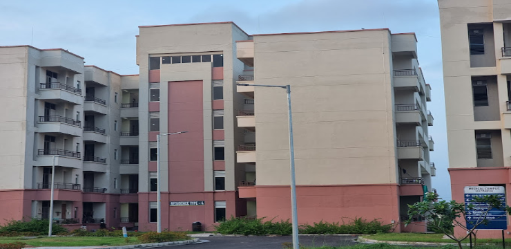 Autonomous State Medical College Sultanpur college building