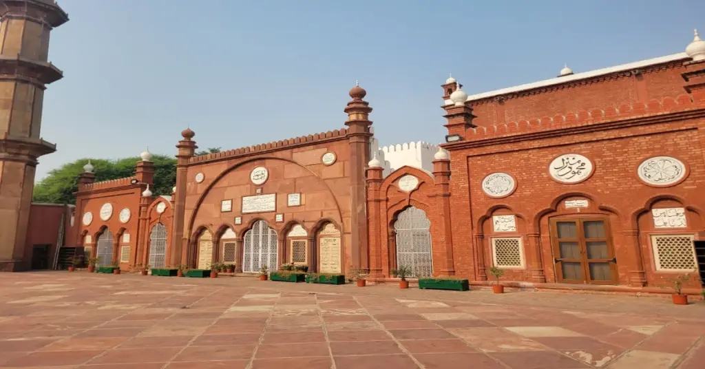 Aligarh Muslim University, Aligarh