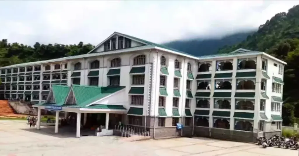  Pt. Jawahar Lal Nehru (JLN) Government Medical College, Chamba, Himachal Pradesh