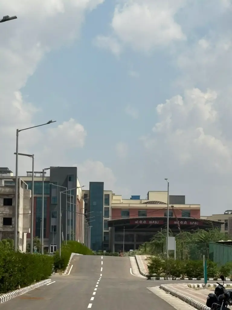 maharishi-chyawan-medical-college-opd-building