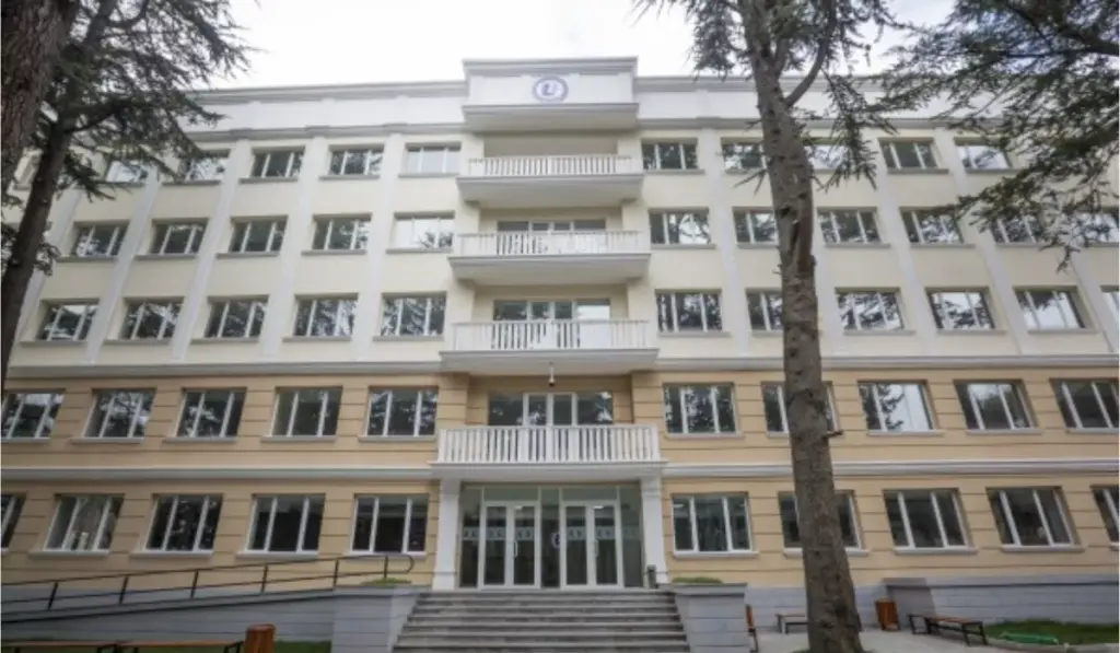 The European University (EU)